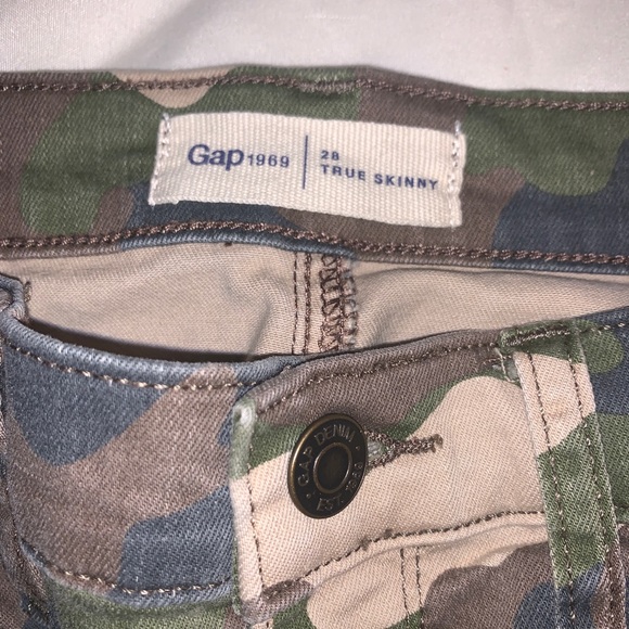 NWOT Gap 1969 Camo Zipper True Skinny Jeans - Picture 7 of 10